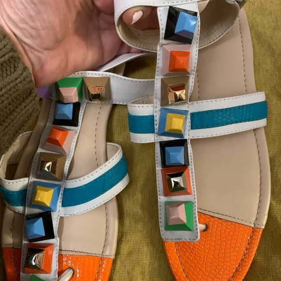 Fendi geometric Studded Sandals with Orange leather top and clasp - Picture 3 of 5